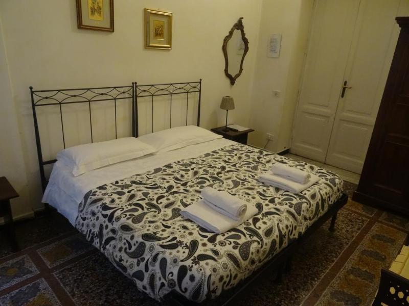 Alambra Hotel 2*